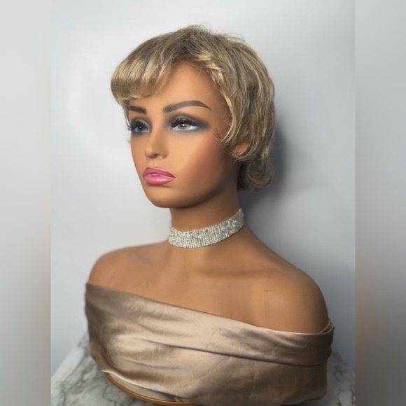 Other - GABOR Short layers Ash Blonde Wig for Women